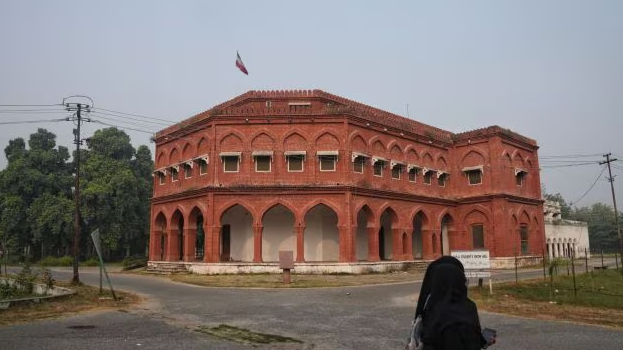 Supreme Court to Decide on Aligarh Muslim University’s Minority Status (GS Paper 2, Polity)